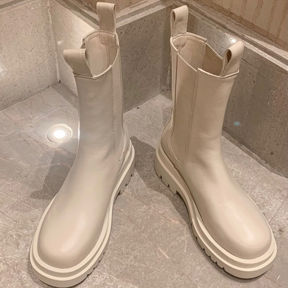 Beige Chelsey Boots. Genuine Leather